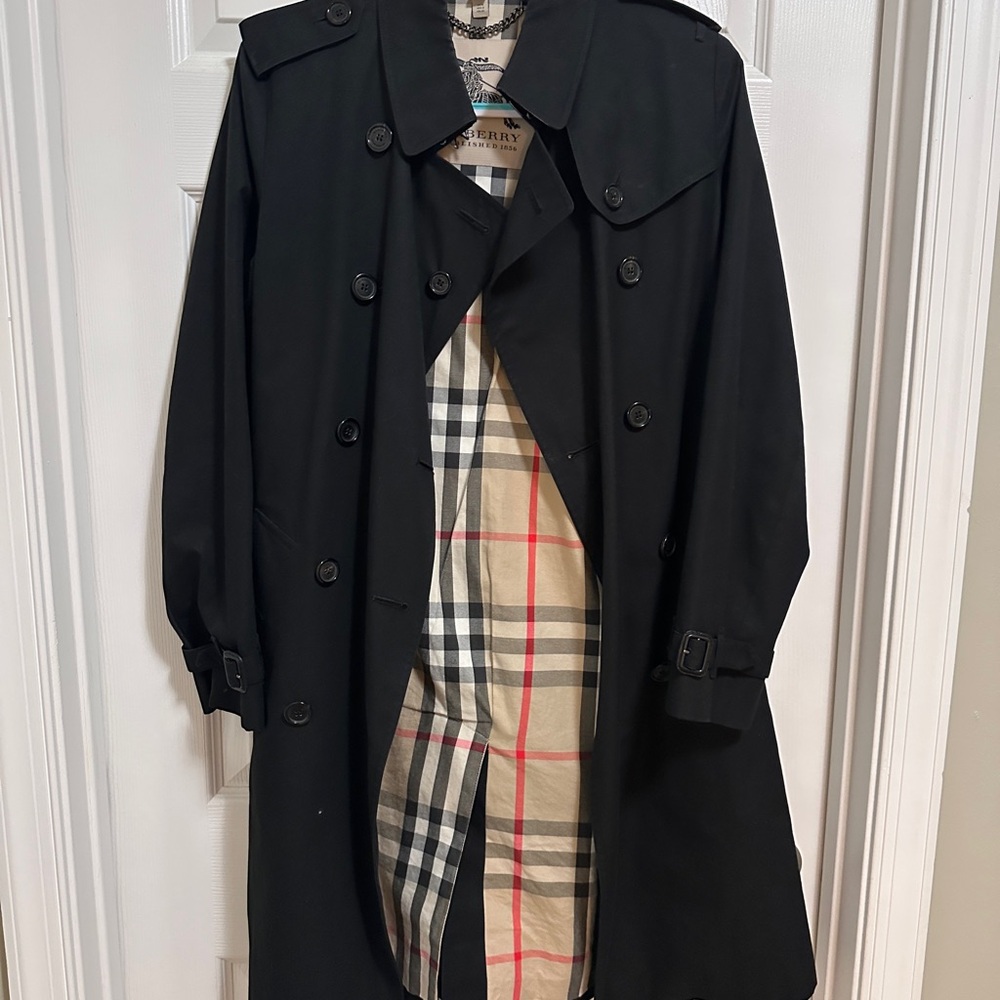 Burberry Black Trench Coat for Woman